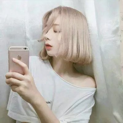 美丽与动人海报